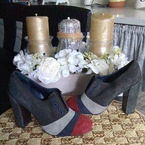 TORY BURCH SUEDE HEELS